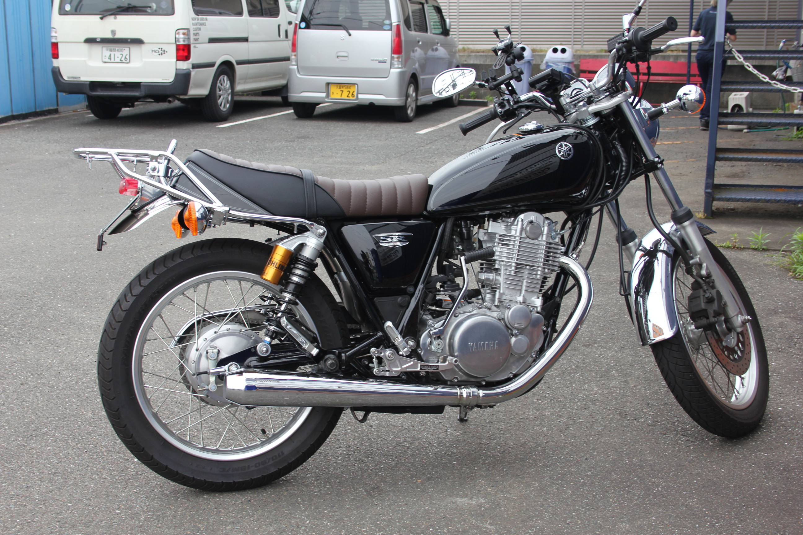 SR400 SR-D シート FRP 黒ゲルコート DELL-SARA-