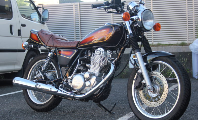 SR400 SR-D シート FRP 黒ゲルコート DELL-SARA